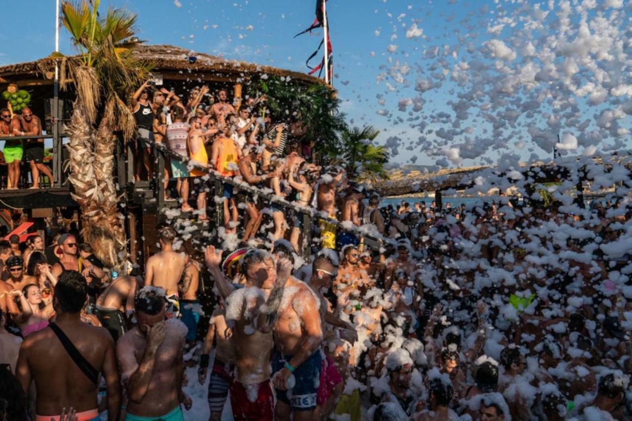 Studios & Rooms Fiesta Novalja Eksteriør billede